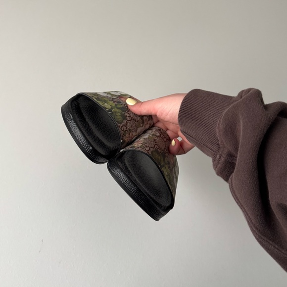 Gucci Bloom Slides - Picture 5 of 5